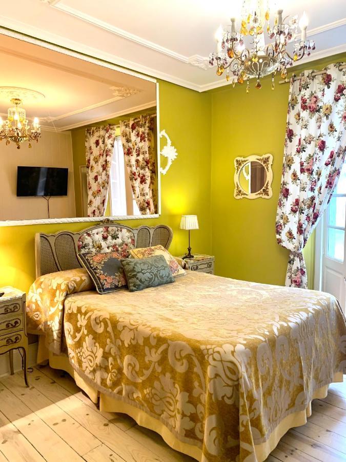 Hostal Boutique Puerta Del Sol Torrelavega Ngoại thất bức ảnh