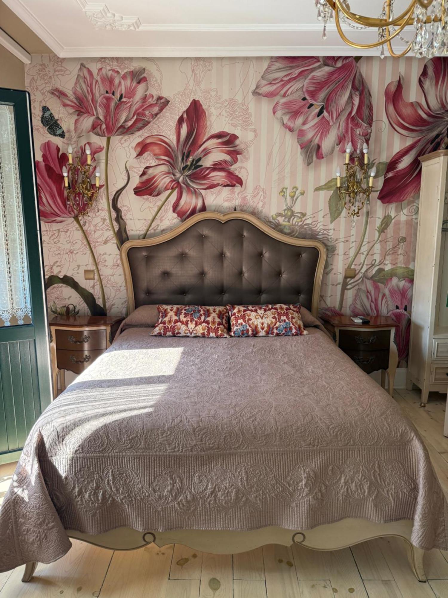 Hostal Boutique Puerta Del Sol Torrelavega Ngoại thất bức ảnh