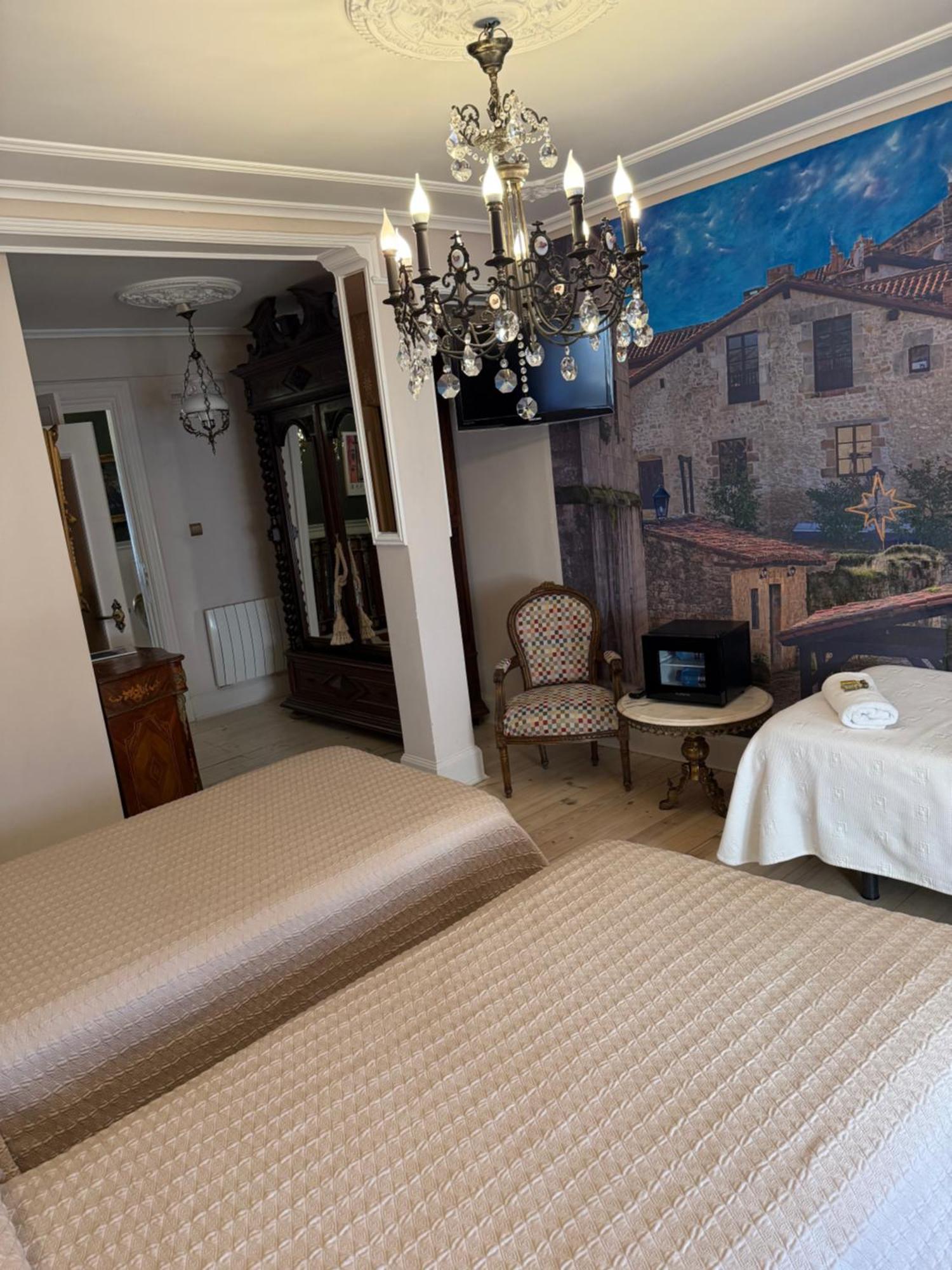 Hostal Boutique Puerta Del Sol Torrelavega Ngoại thất bức ảnh